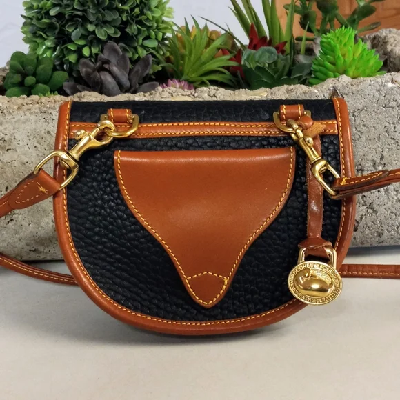 Dooney & Bourke Belt/Shoulder Wallet. 1990's Cavalry Collection. - Picture 8 of 11